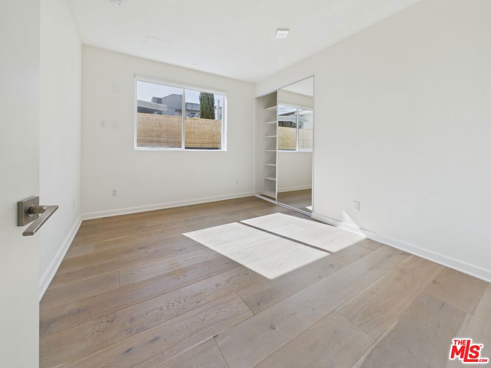 850 Crenshaw Boulevard 203 Property Photo 7