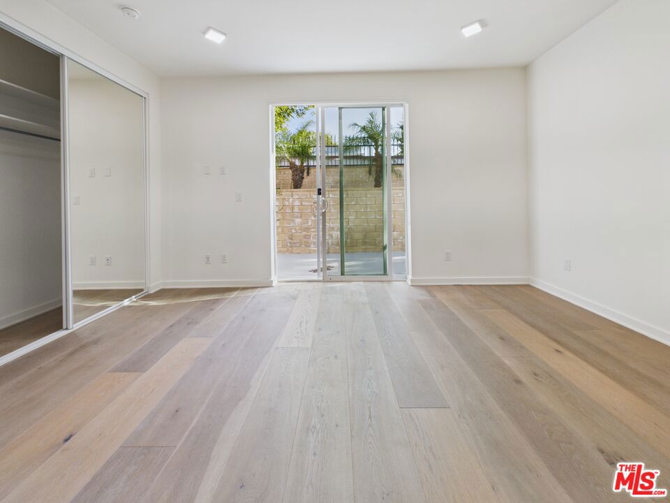 850 Crenshaw Boulevard 203 Property Photo 13