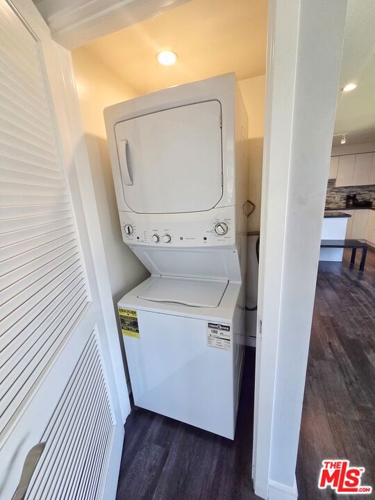 2651 S Hobart Blvd 1 Property Photo 6