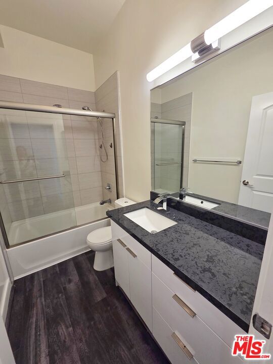 2651 S Hobart Blvd 1 Property Photo 11