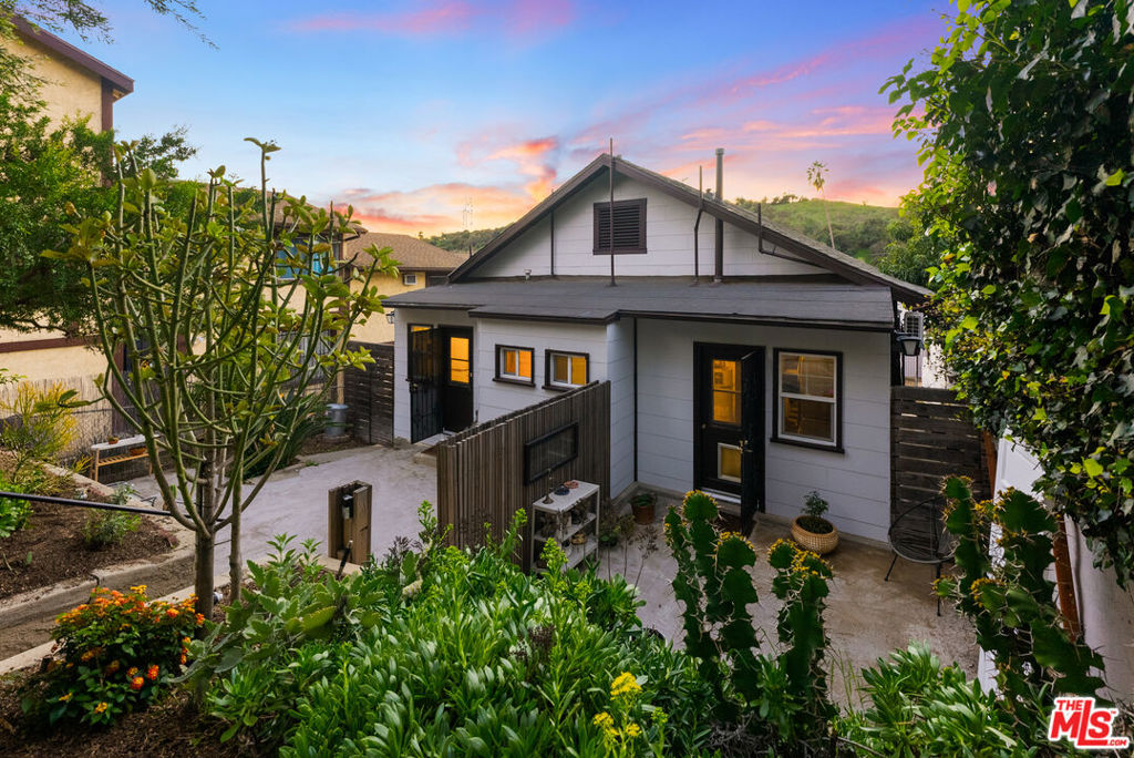 534 Casanova Street Property Photo