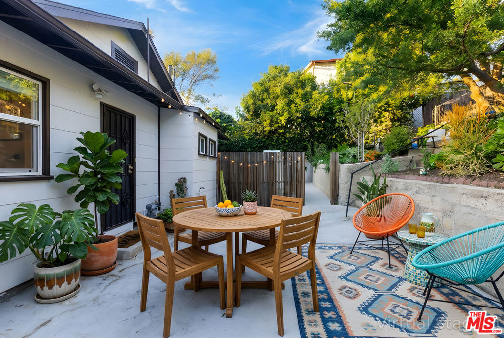 534 Casanova Street Property Photo 2