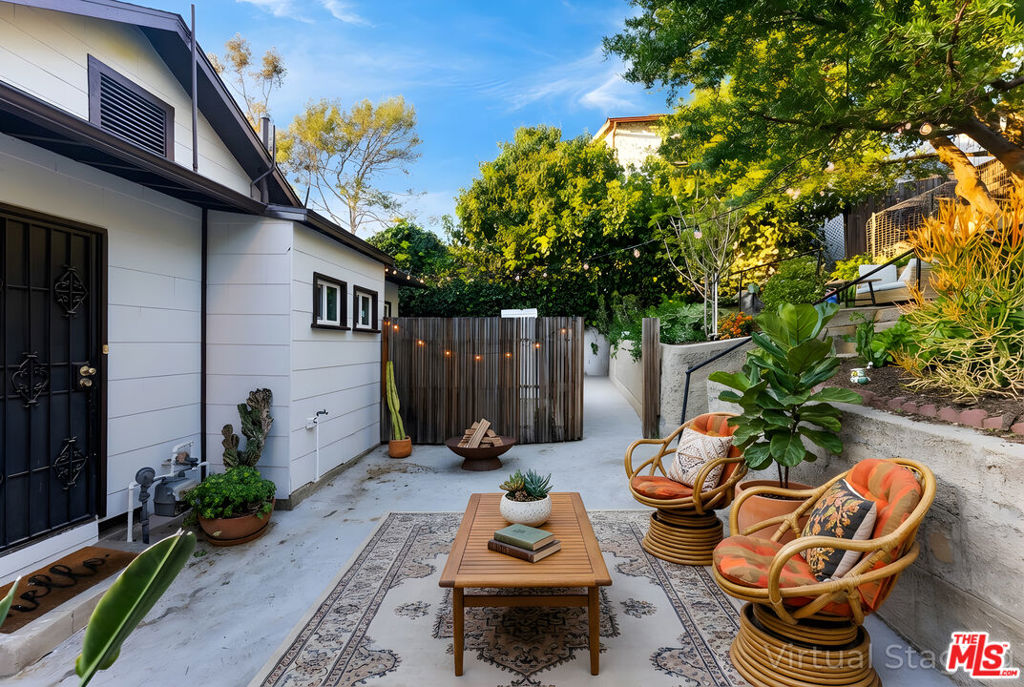 534 Casanova Street Property Photo 4