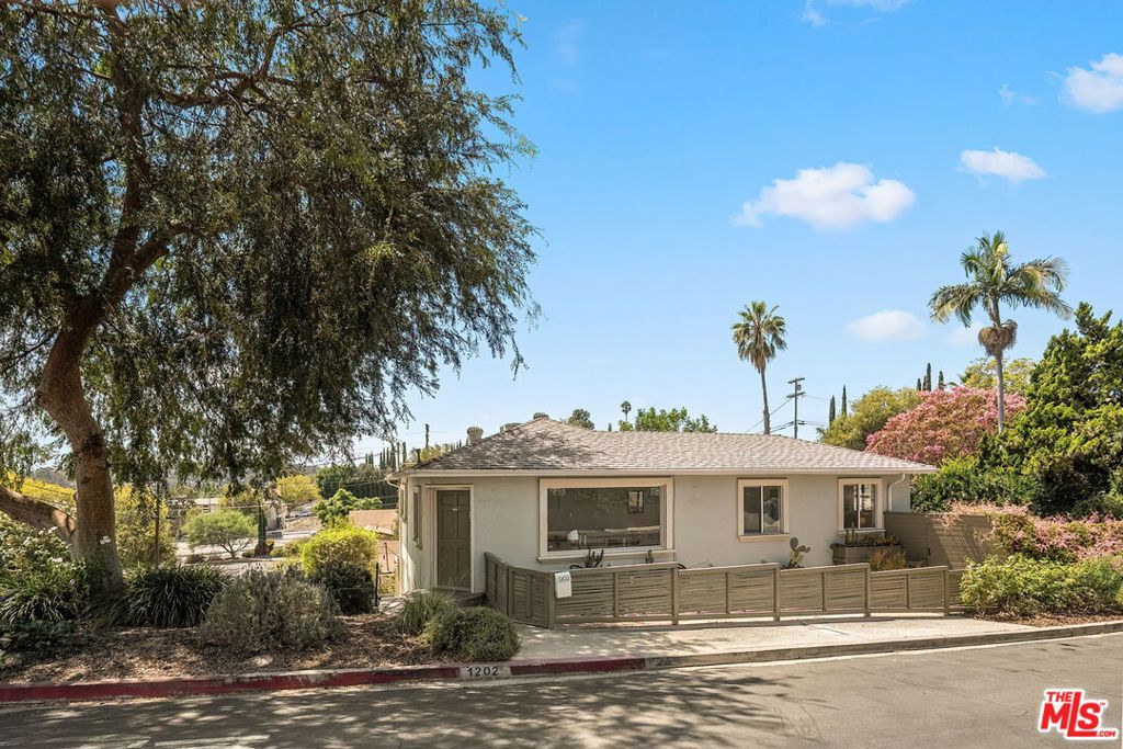 1202 Kipling Avenue Property Photo 3