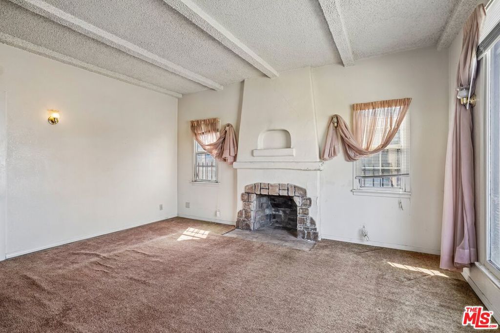 2022 W 83rd Street Property Photo 5