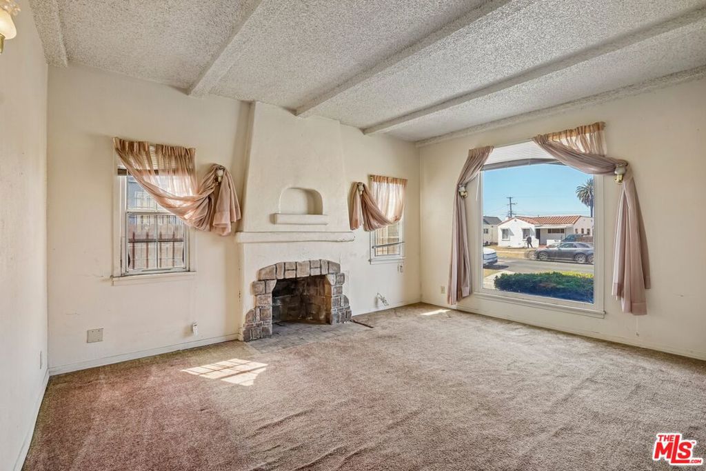 2022 W 83rd Street Property Photo 7