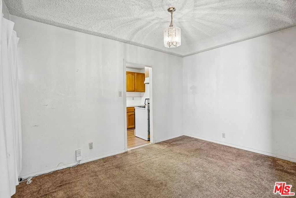 2022 W 83rd Street Property Photo 9