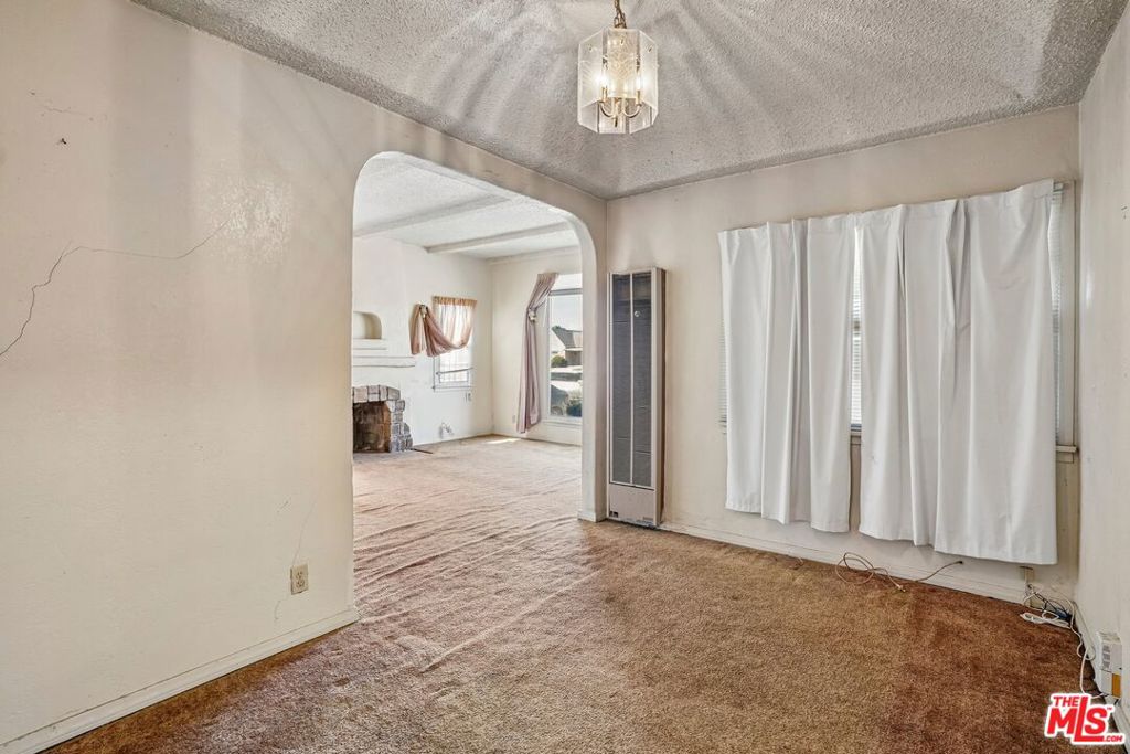 2022 W 83rd Street Property Photo 10