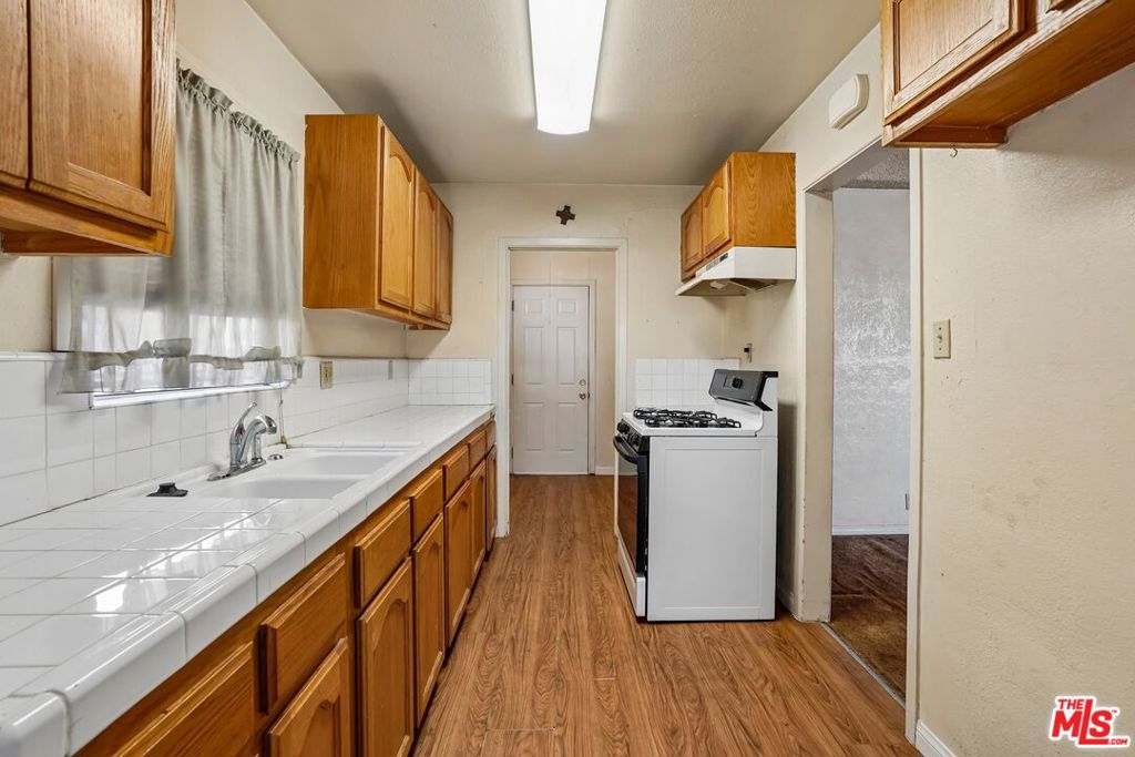 2022 W 83rd Street Property Photo 11