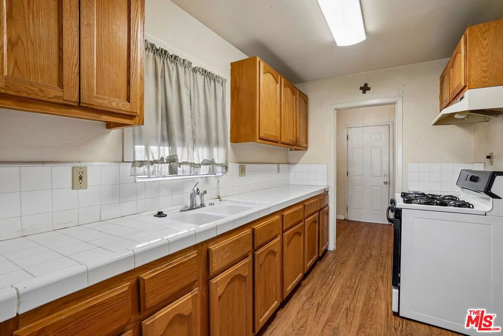 2022 W 83rd Street Property Photo 12