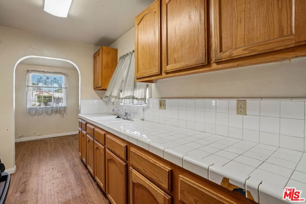 2022 W 83rd Street Property Photo 14