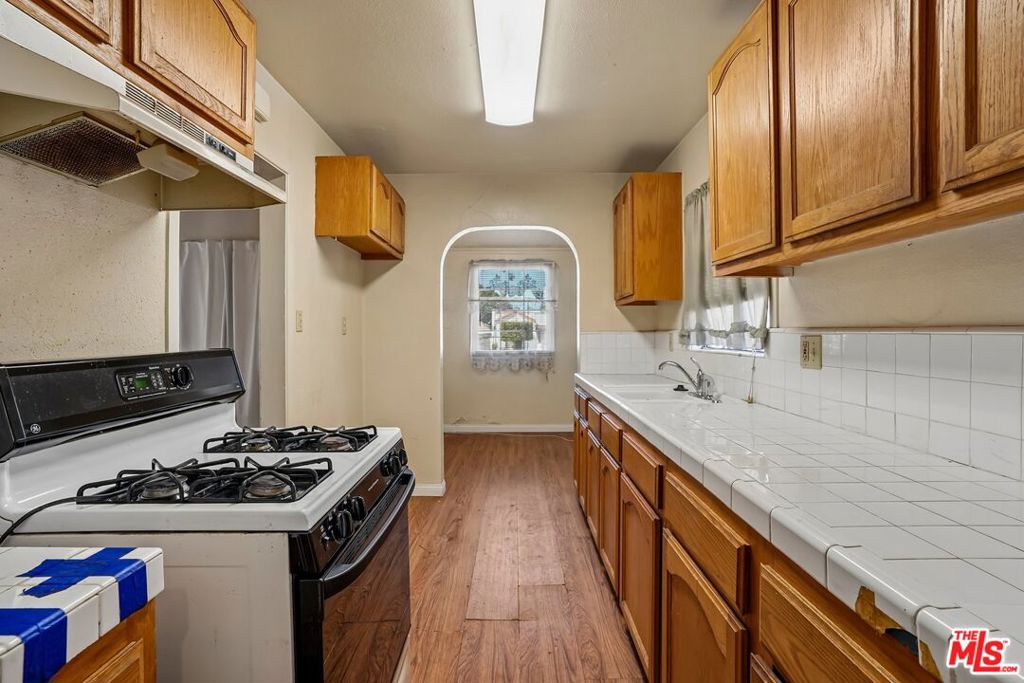 2022 W 83rd Street Property Photo 15