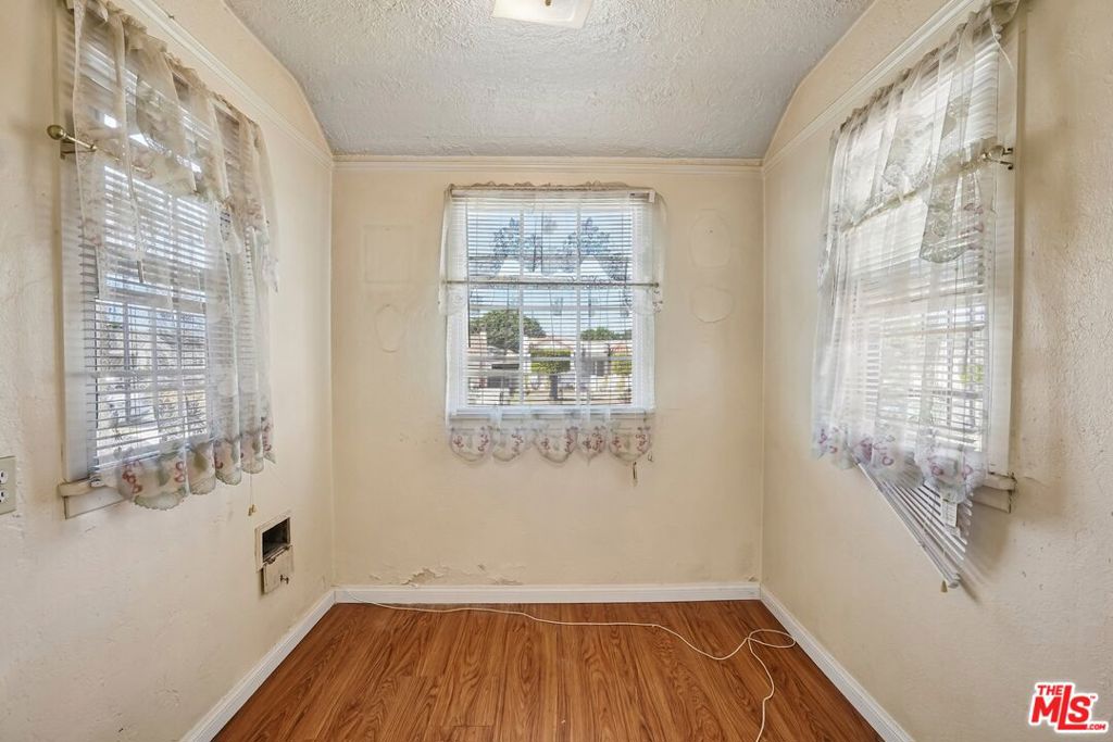 2022 W 83rd Street Property Photo 16
