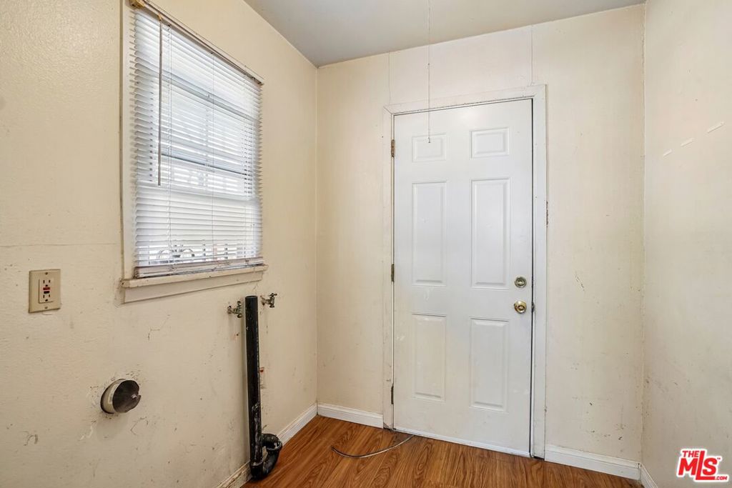 2022 W 83rd Street Property Photo 18