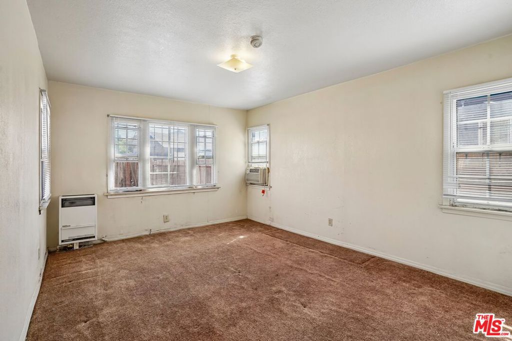 2022 W 83rd Street Property Photo 20