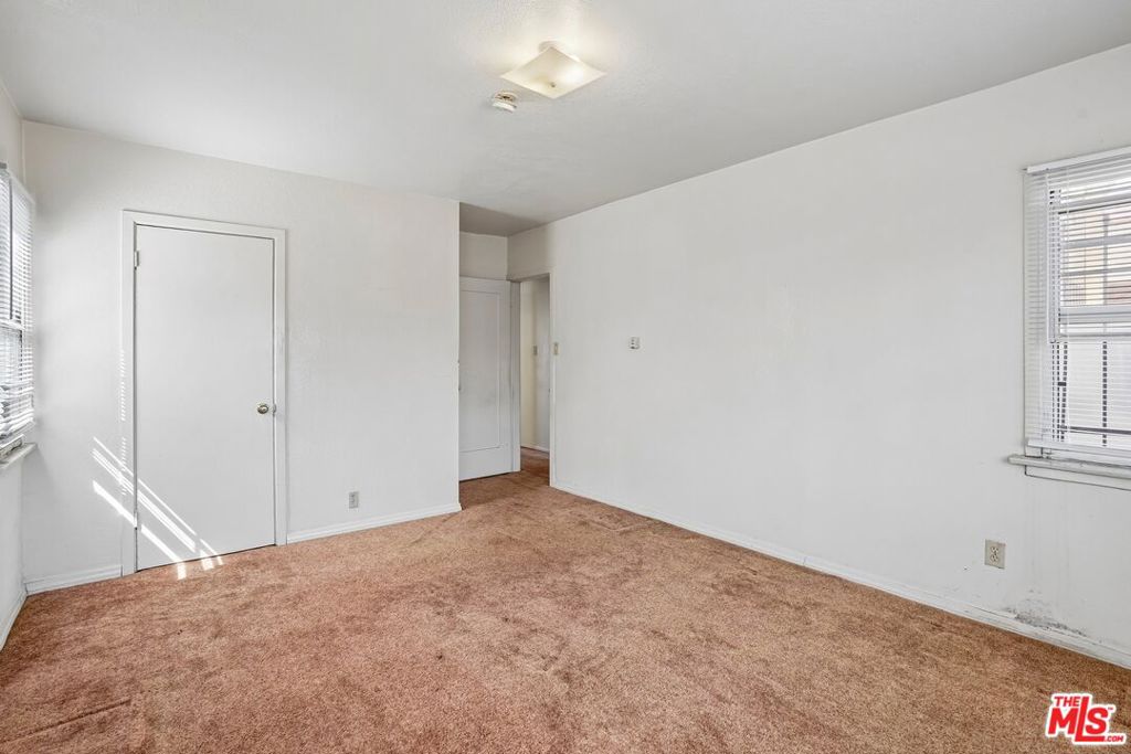 2022 W 83rd Street Property Photo 22