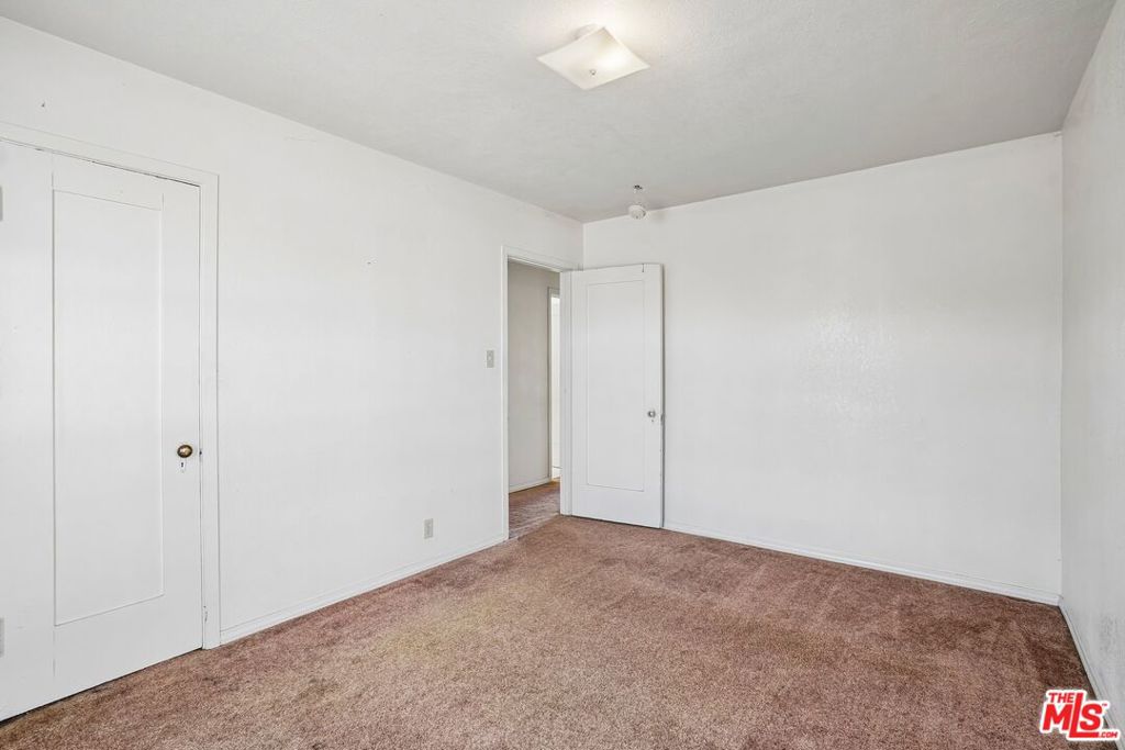 2022 W 83rd Street Property Photo 24