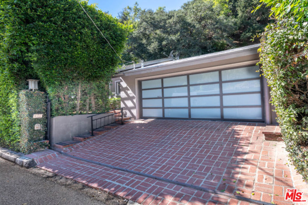 2559 Hutton Drive Property Photo 43
