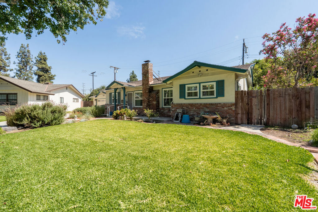 622 E Sandra Avenue Property Photo 1