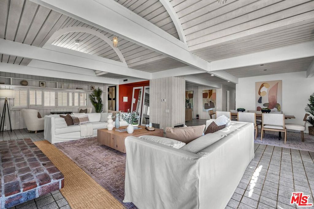 5317 Ocean Front Walk Property Photo 7