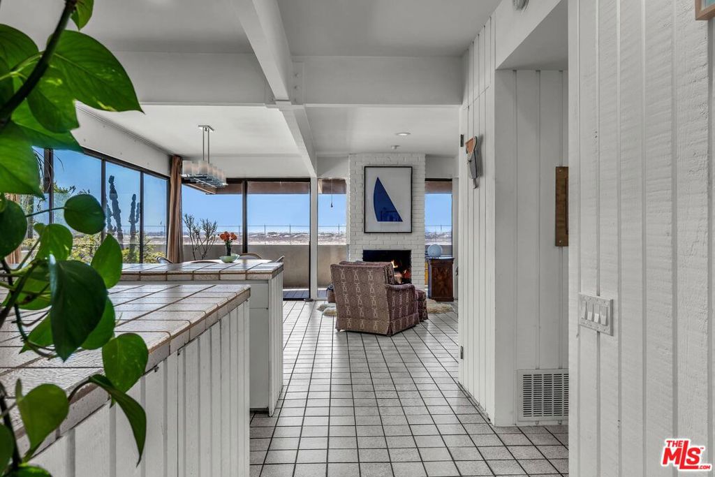 5317 Ocean Front Walk Property Photo 25