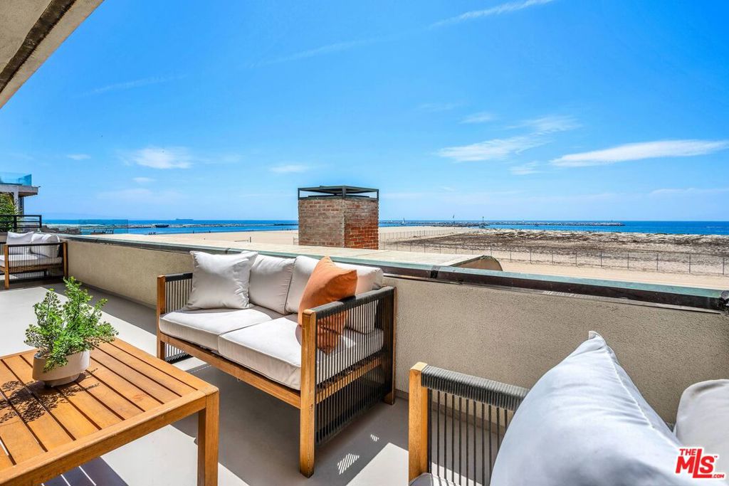 5317 Ocean Front Walk Property Photo 35