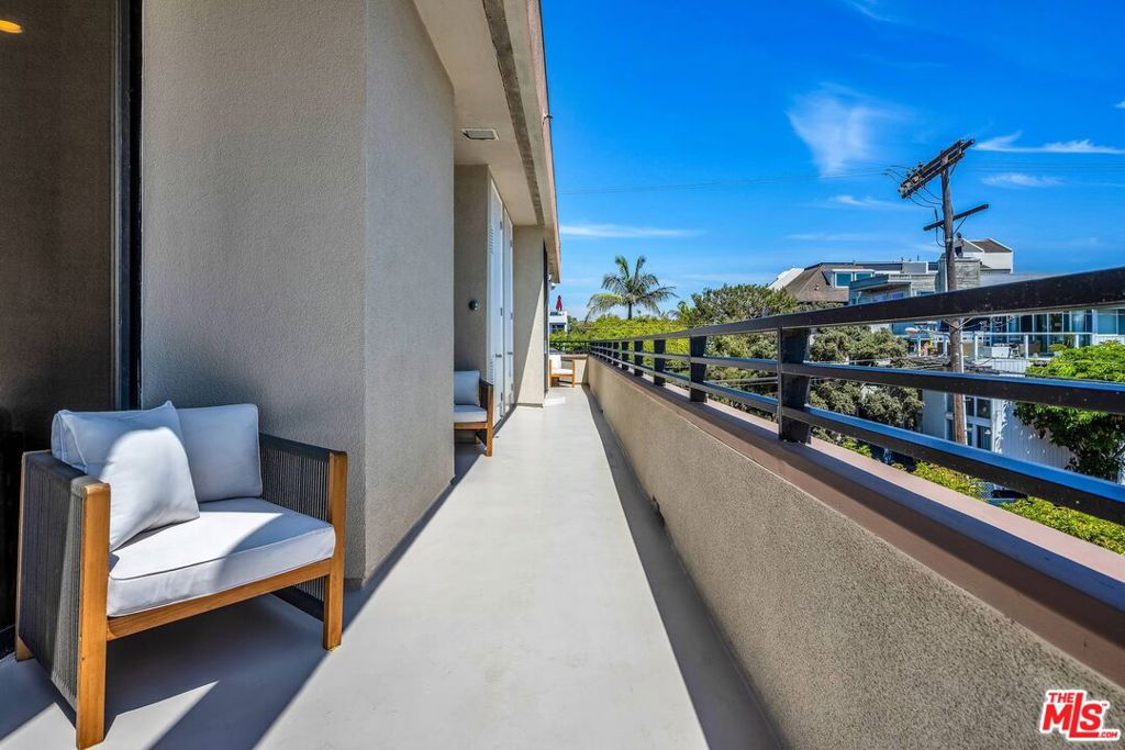 5317 Ocean Front Walk Property Photo 39