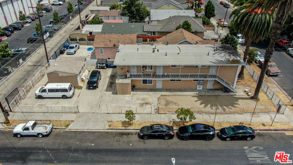 1401 E 46th Street Property Photo 4