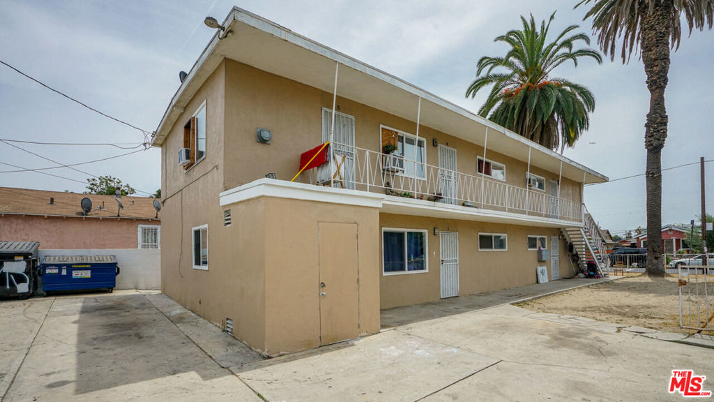 1401 E 46th Street Property Photo 5