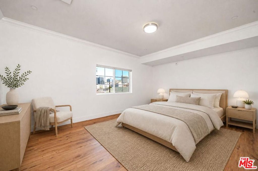 944 S Serrano Avenue 301 Property Photo 12