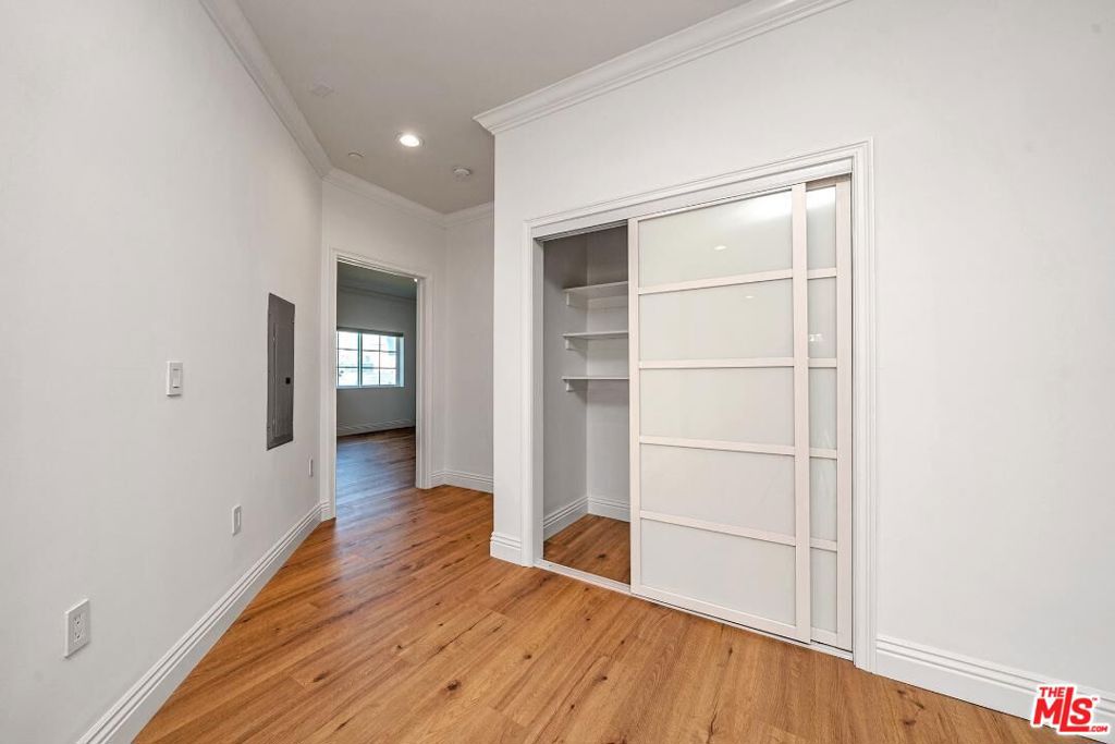 944 S Serrano Avenue 301 Property Photo 24