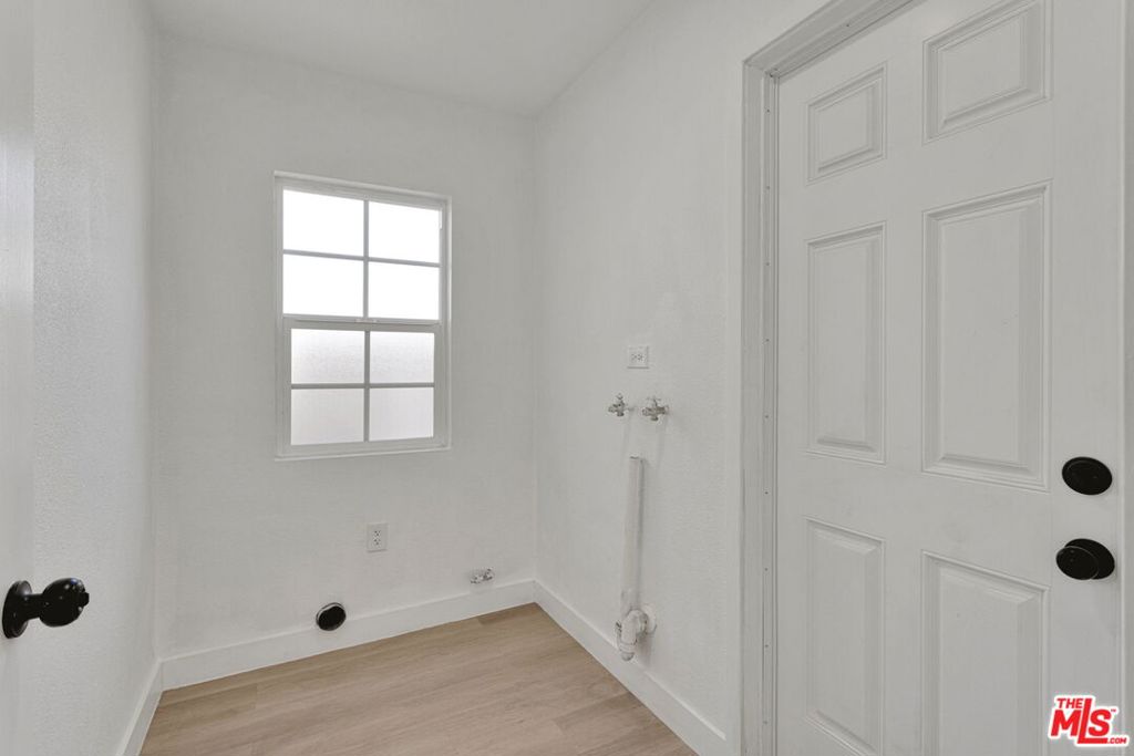 422 W 34th Street Property Photo 10