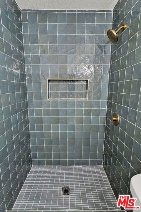 422 W 34th Street Property Photo 14