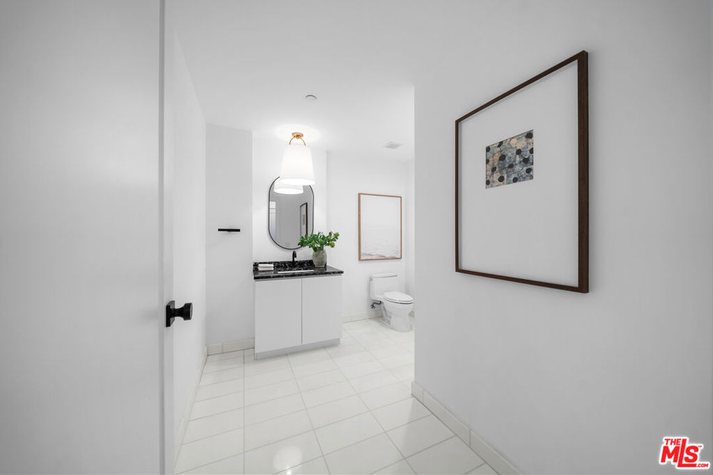 900 W Olympic Boulevard 27d Property Photo 8