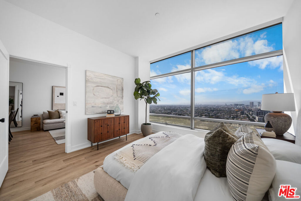 900 W Olympic Boulevard 27d Property Photo 22