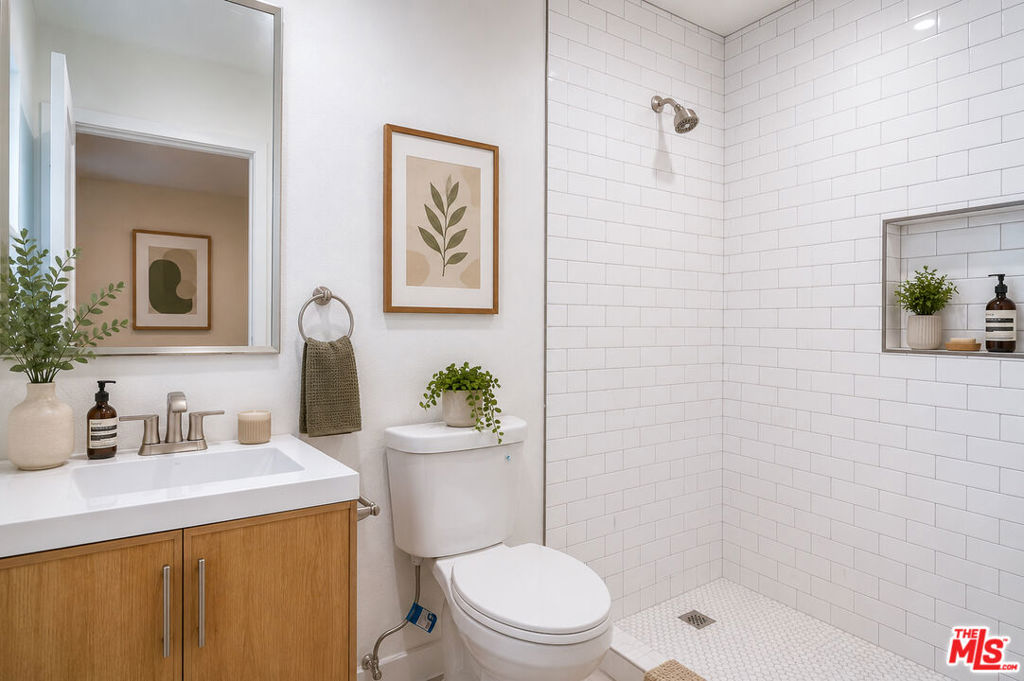 4549 Walnut Avenue Property Photo 10