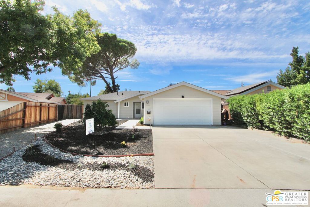 4566 Freeway Circle Property Photo 1