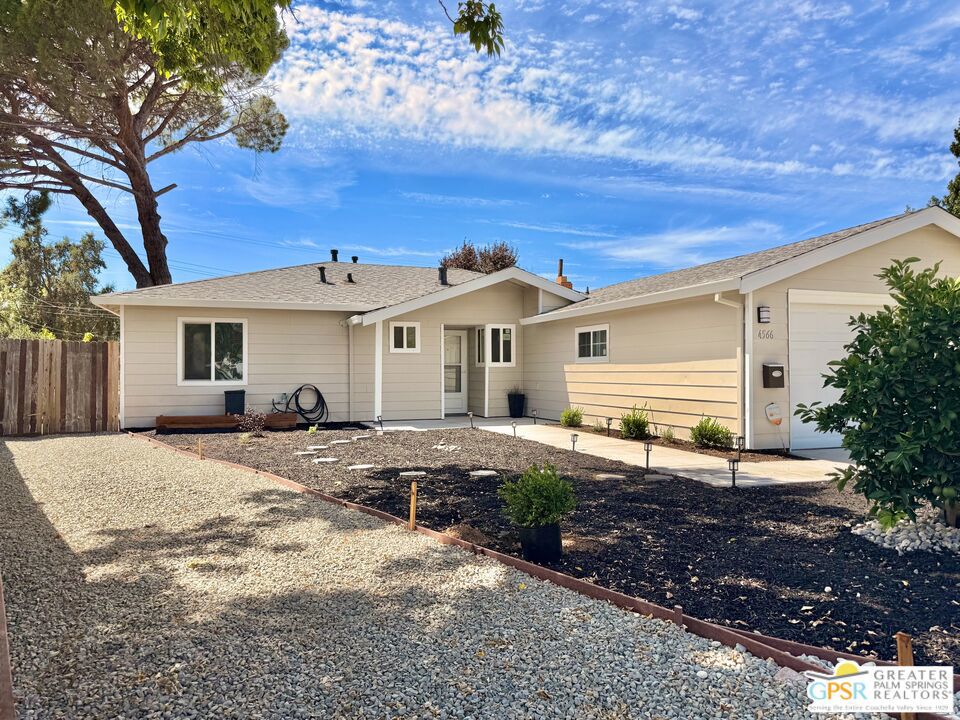 4566 Freeway Circle Property Photo 1
