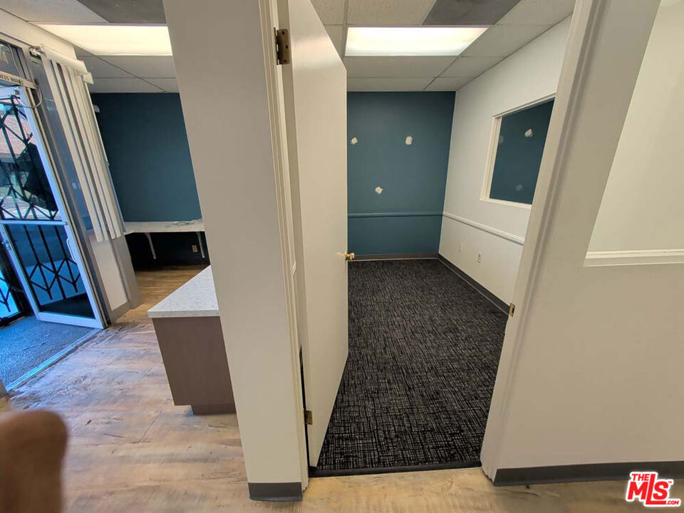 622 N Larchmont Boulevard Property Photo 13