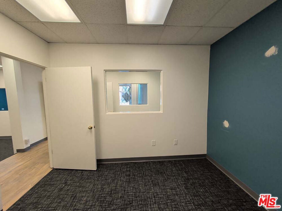 622 N Larchmont Boulevard Property Photo 18