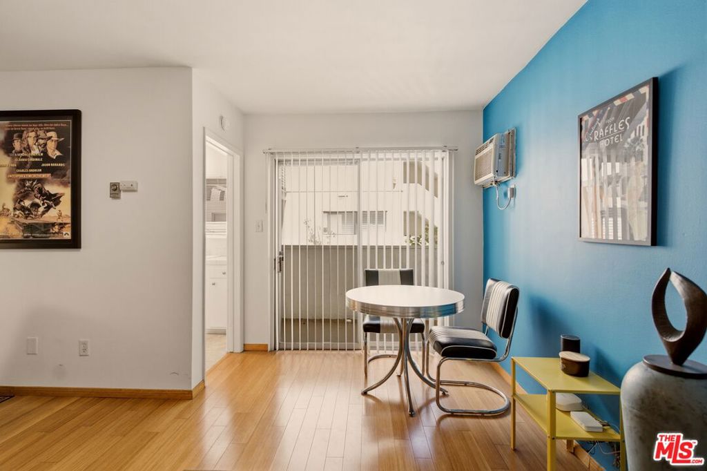 960 Larrabee Street 117 Property Photo 4