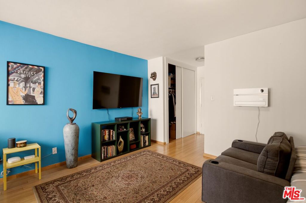 960 Larrabee Street 117 Property Photo 11