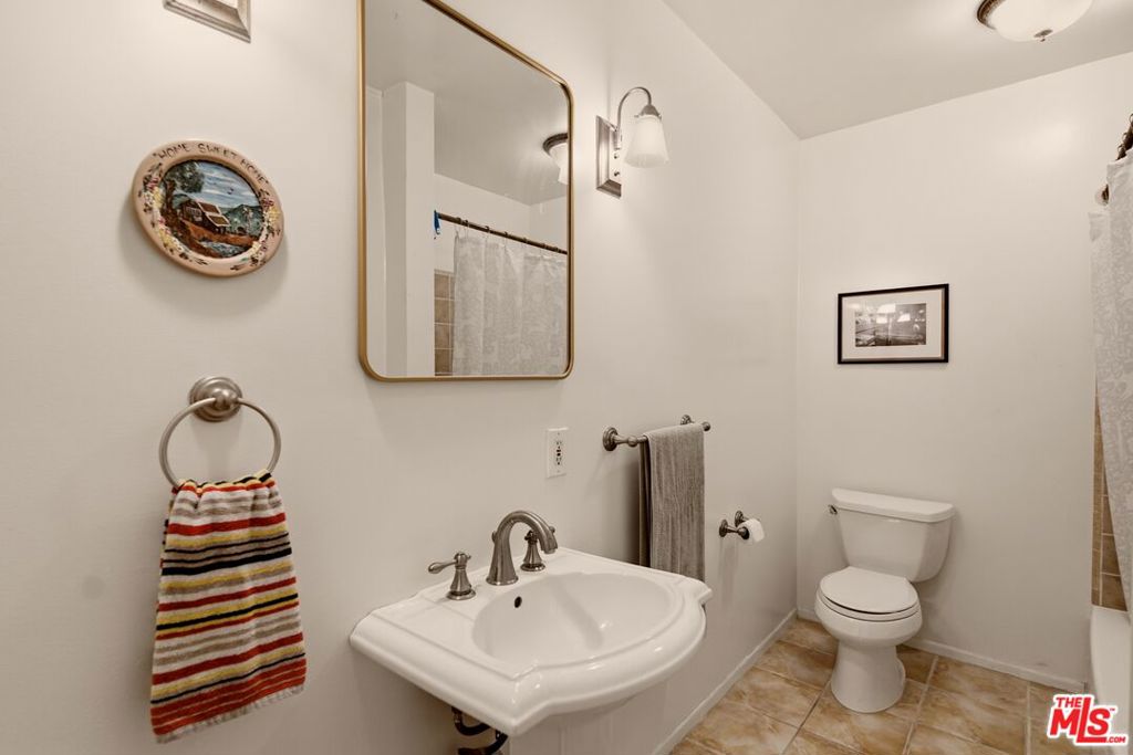 960 Larrabee Street 117 Property Photo 13