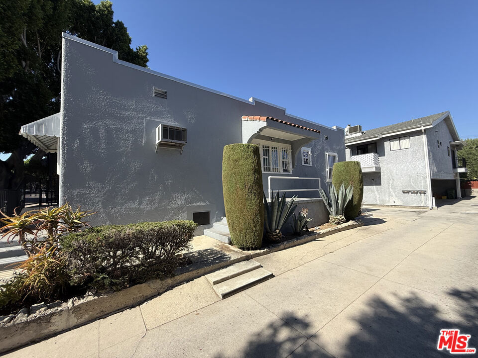 4254 Verdugo Road Property Photo 2