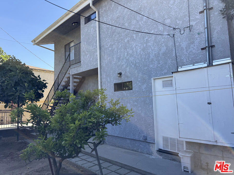 4254 Verdugo Road Property Photo 4