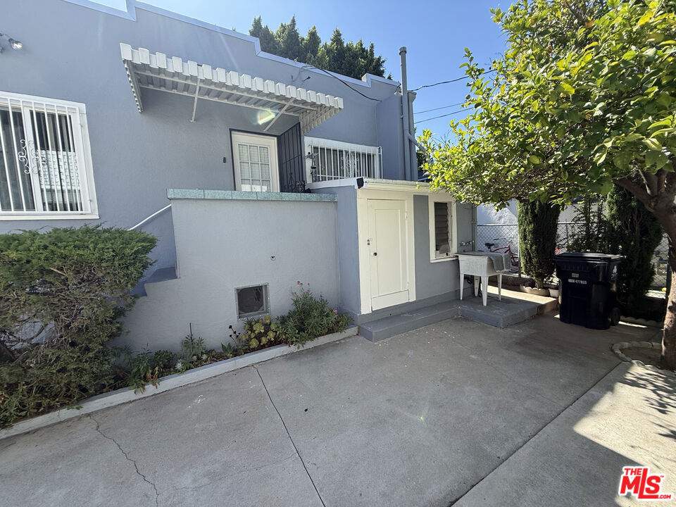4254 Verdugo Road Property Photo 6