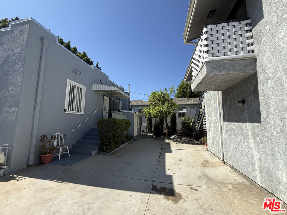 4254 Verdugo Road Property Photo 7