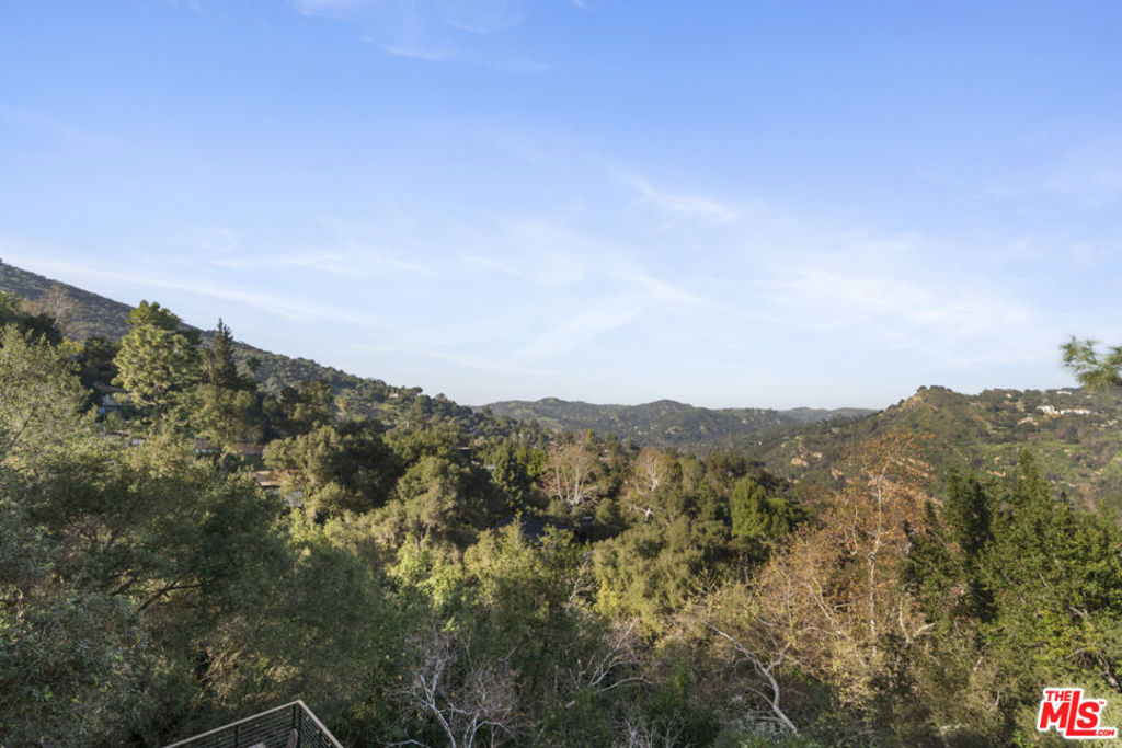 19901 Grand View Drive Property Photo 62