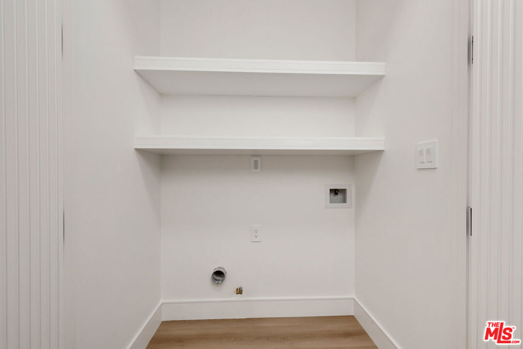 5216 Etiwanda Avenue Property Photo 26