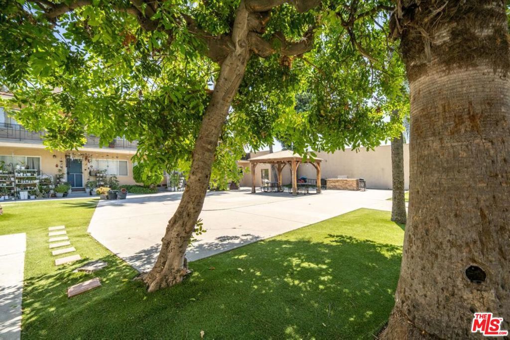 1127 E Garvey Avenue Property Photo 4